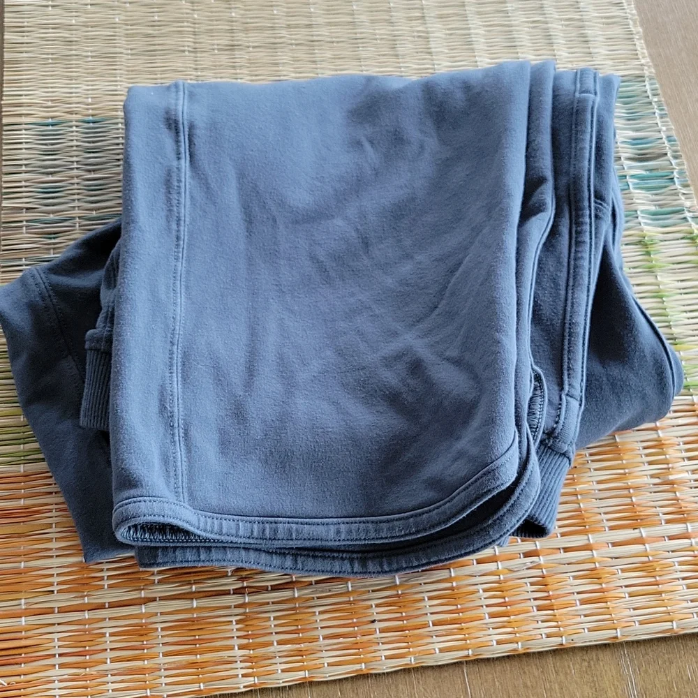 LULULEMON  ATHLETIC  WORK OUT PANTS - Picture 8 of 9